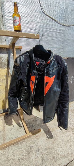 Jacketa e calças Dainese