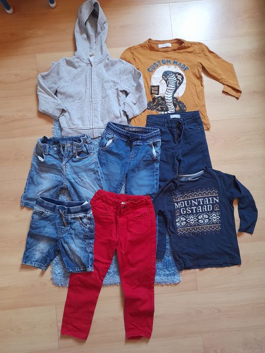 Roupa Criança 4/6 cada 2,50eur ou 15eur Lote