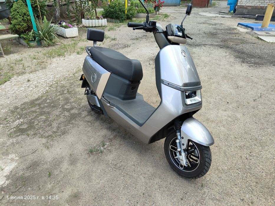 Електроскутер Aima A700