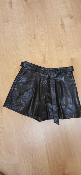 Продам шкіряні шорти
