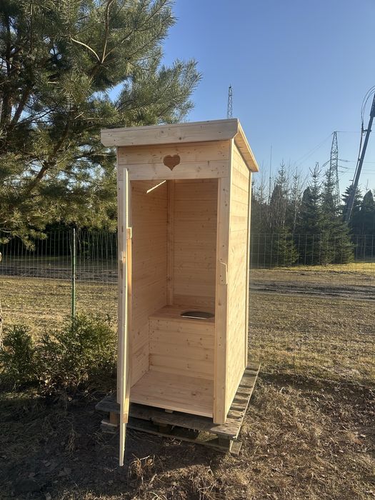 WC ogrodowe, toaleta drewniania