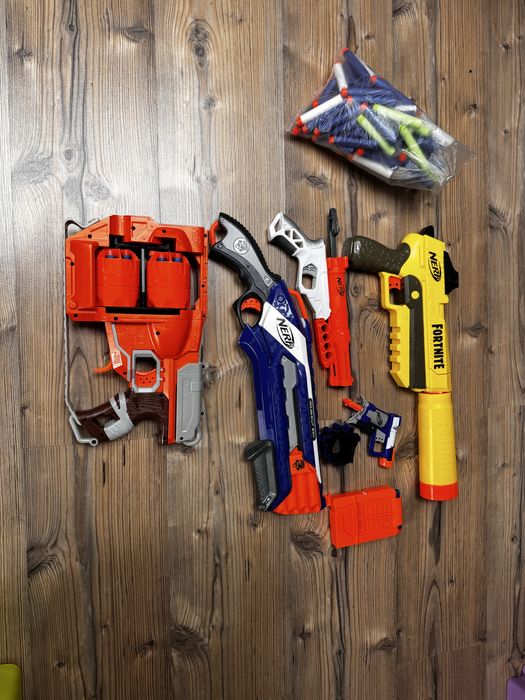 NERF-zestaw 5 pistoletow roznego typu plus torba naboii
