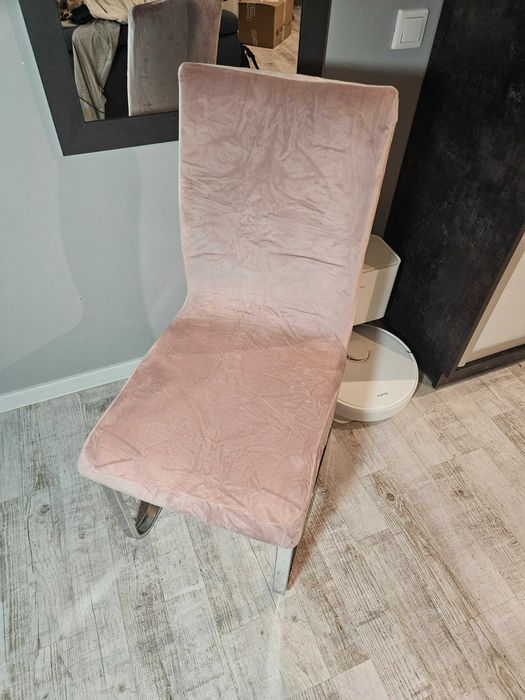 Pokrowce na krzesła welurowe jasny róż elastyczne 4 sztuki