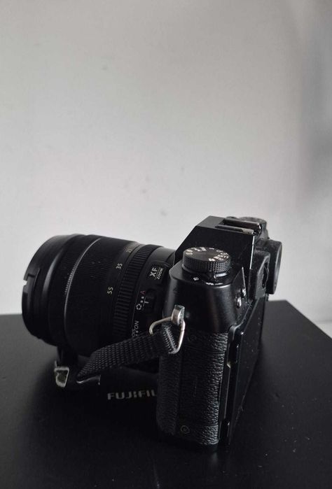 Fujifilm XT30 + Lente XF18-55mm F2.8-4 + 2 cartões de memória + 3 baterias