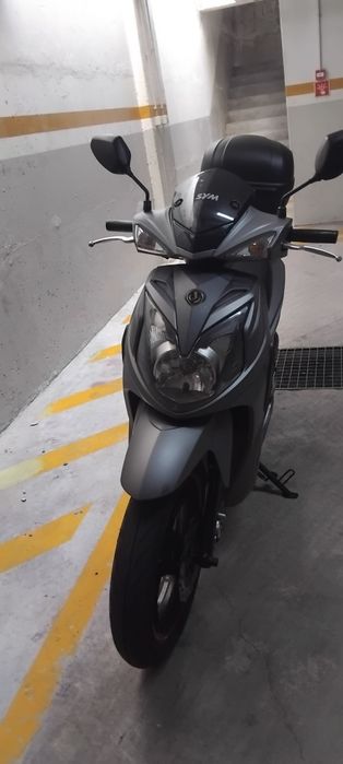 Scooter Sym  125