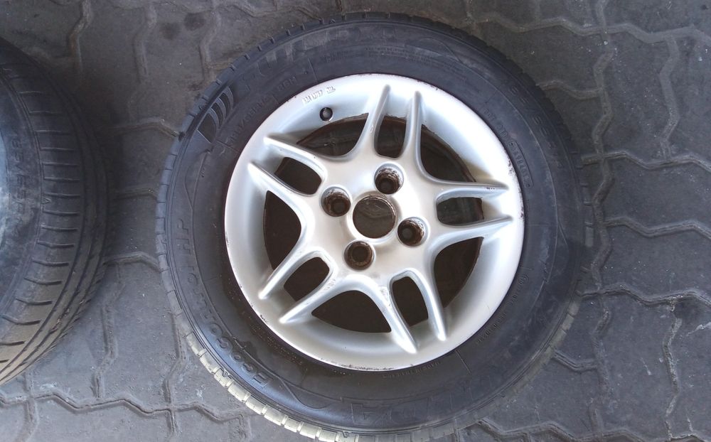 Jantes Mitsubishi R14 Com Pneus 185/60 Furação 4X100