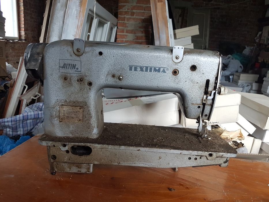 Швейна машинка Textima