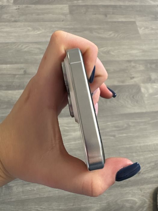 iPhone 16 pro,256gb,e-sim