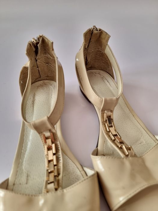 Buty sandały beżowe damskie z łańcuszkiem rozmiar 39