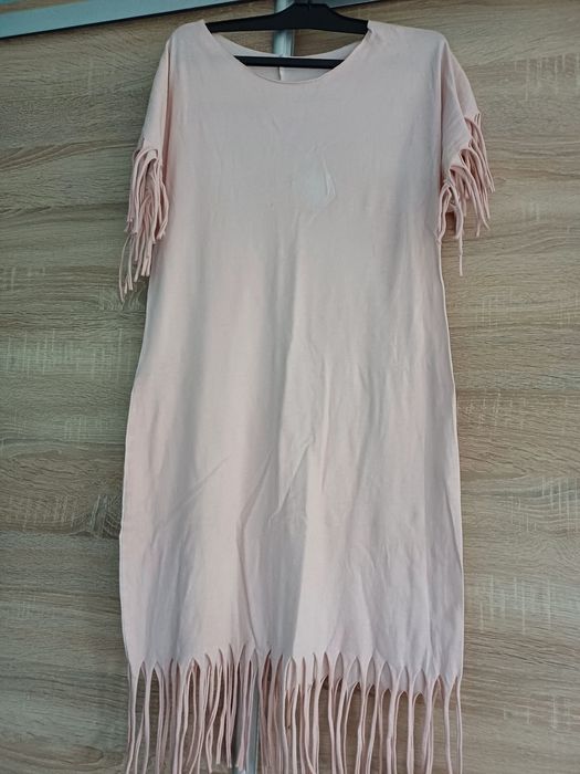 Sukienka z frędzlami M