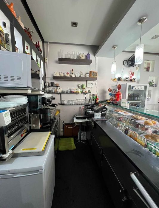 Trespasse excelente oportunidade!Cafe em Almada