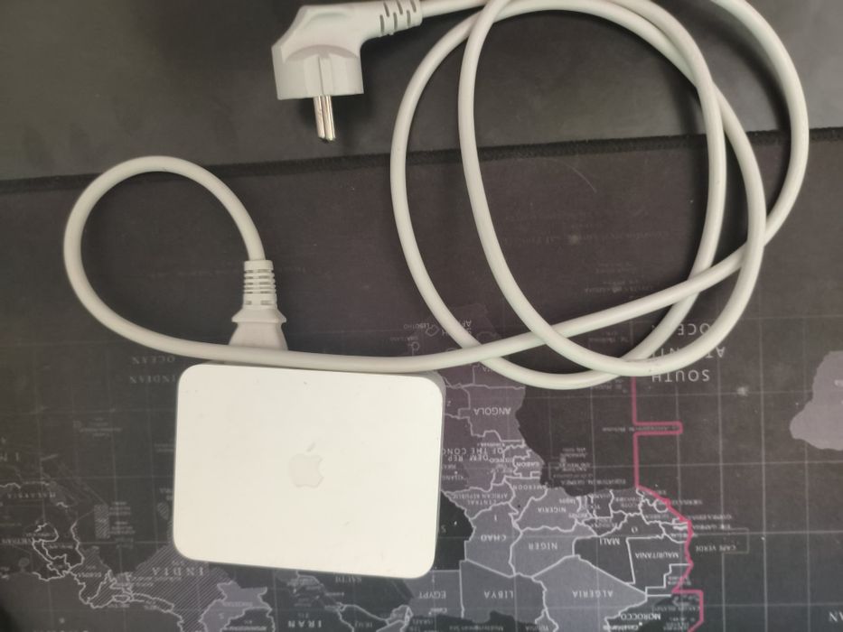 Apple Cinema Display 22” A1096 – monitor kolekcjonerski