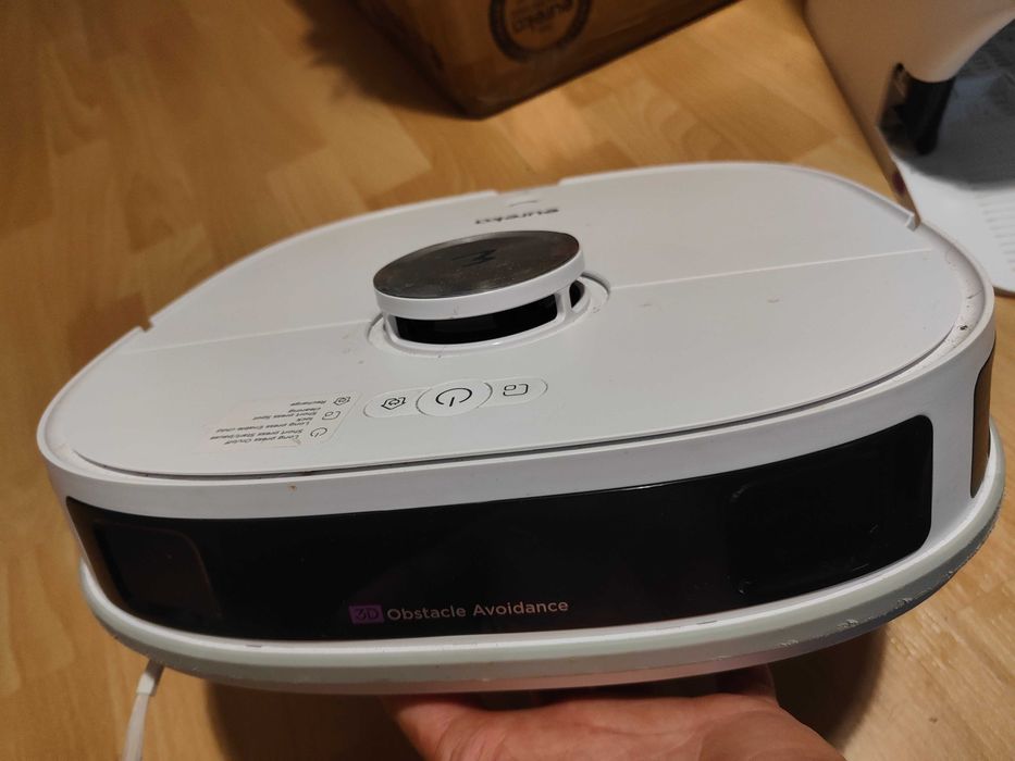 Robot sprzątająco - mopujący Eureka J12