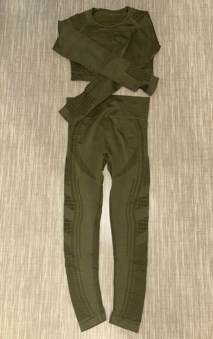 Спортивний костюм для жінок