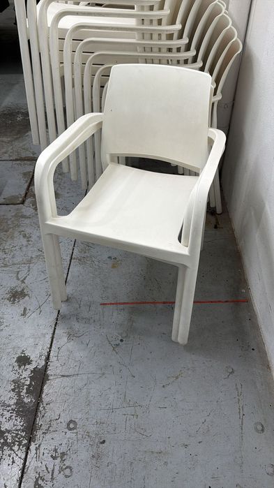 Cadeiras e mesas esplanada