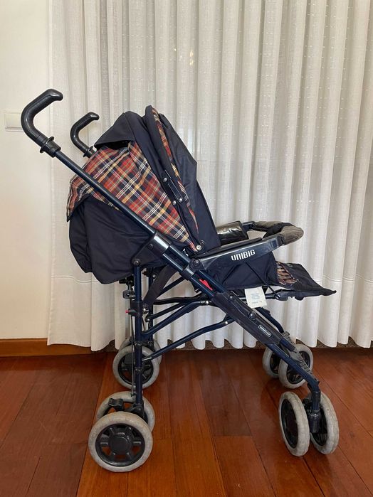 Carrinho de passeio de bebé