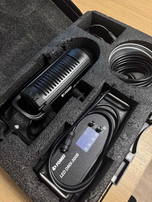 FOMEI LED DMX-300B Bi-Color 300W | Bowens | DMX | Walizka