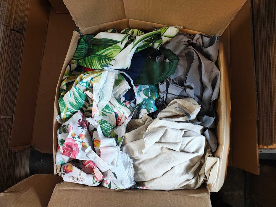 Ścinki bawełniane kawałki tkanin 12kg -karton nr 2 zdjęcia rzeczywiste