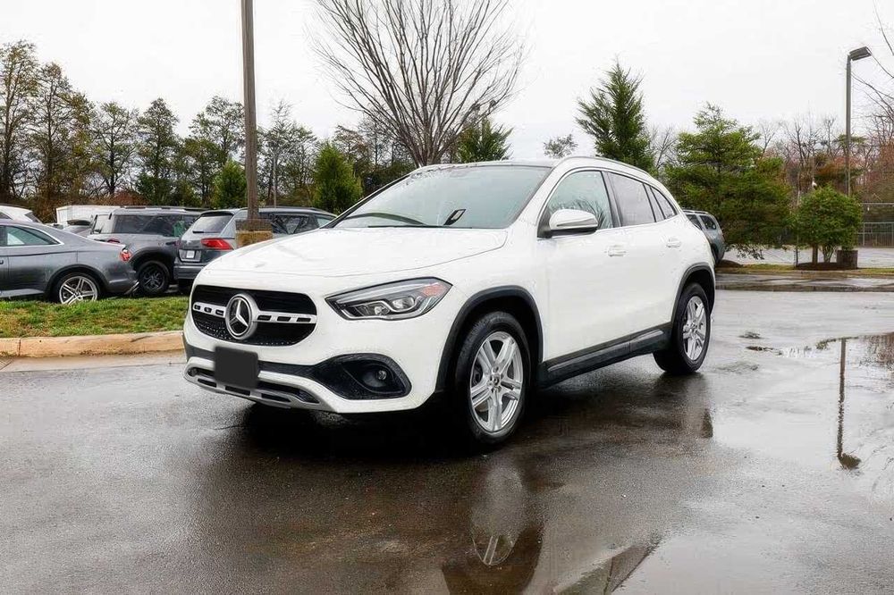 Mercedes-Benz GLA 250 4MATIC      2021