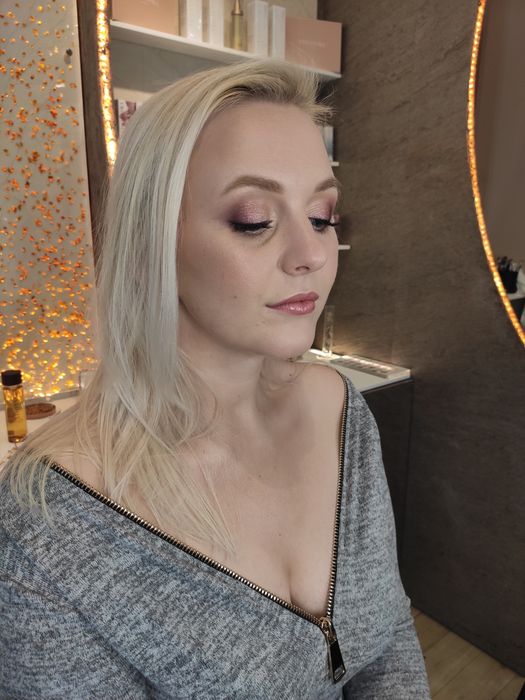 Візажист Софіївська Борщагівка Макіяж Зачіска