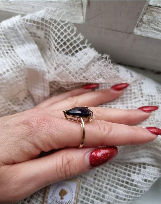 Золоте кольцо 585