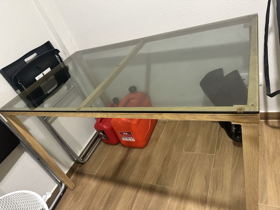 Mesa de vidro esta nova