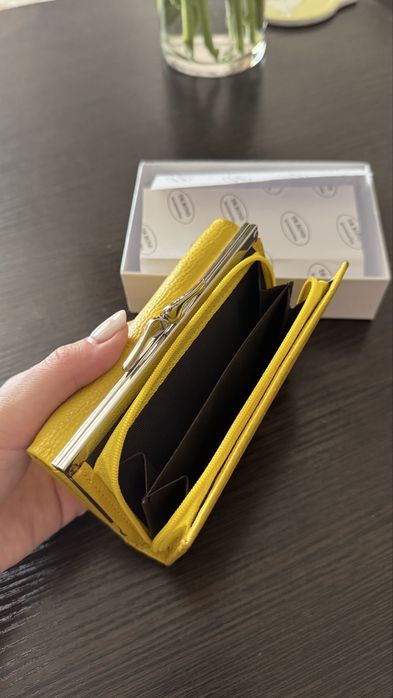 Новий шкіряний гаманець