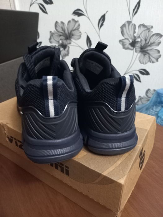 Продам чоловічі літні кросівки 44 розміру