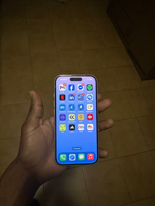 iPhone 16 Normal