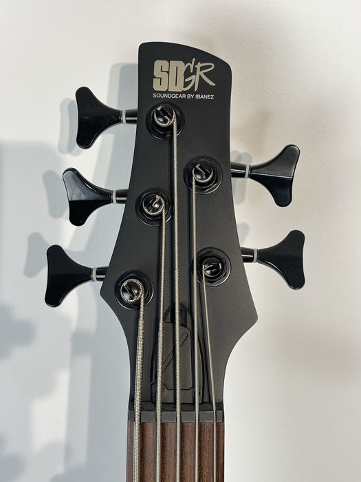 Baixo Ibanez SR305EB-WK