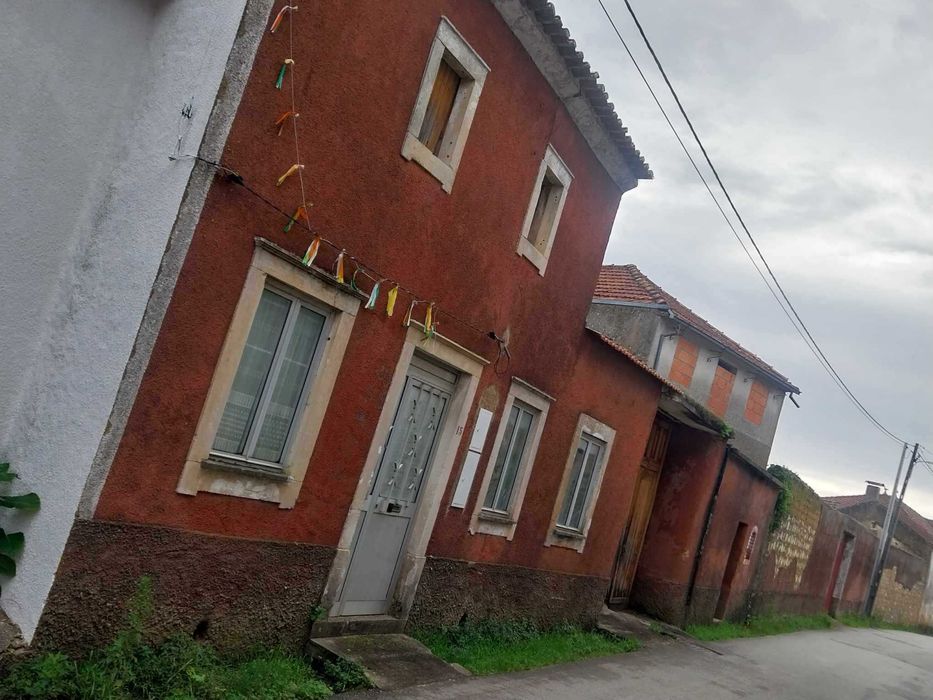 Vivenda para reconstrução em aldeia
