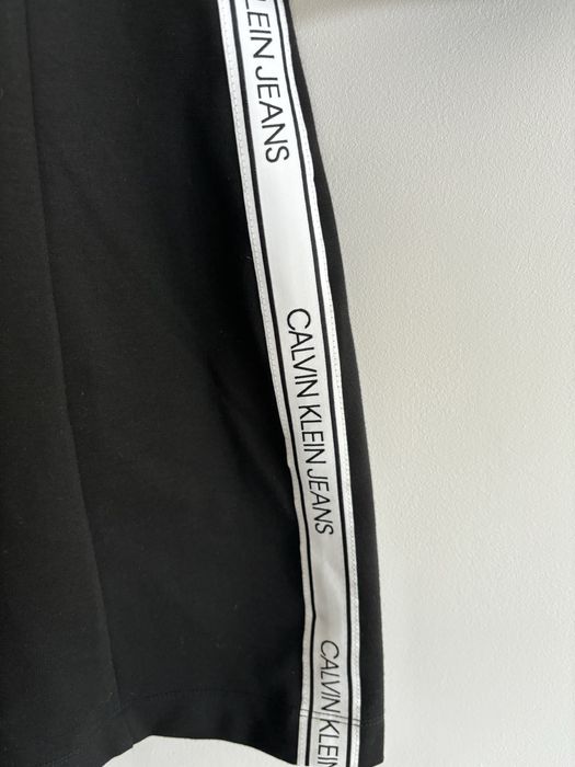 Calvin Klein Jesns mala czarna sukienka mini XS lampas
