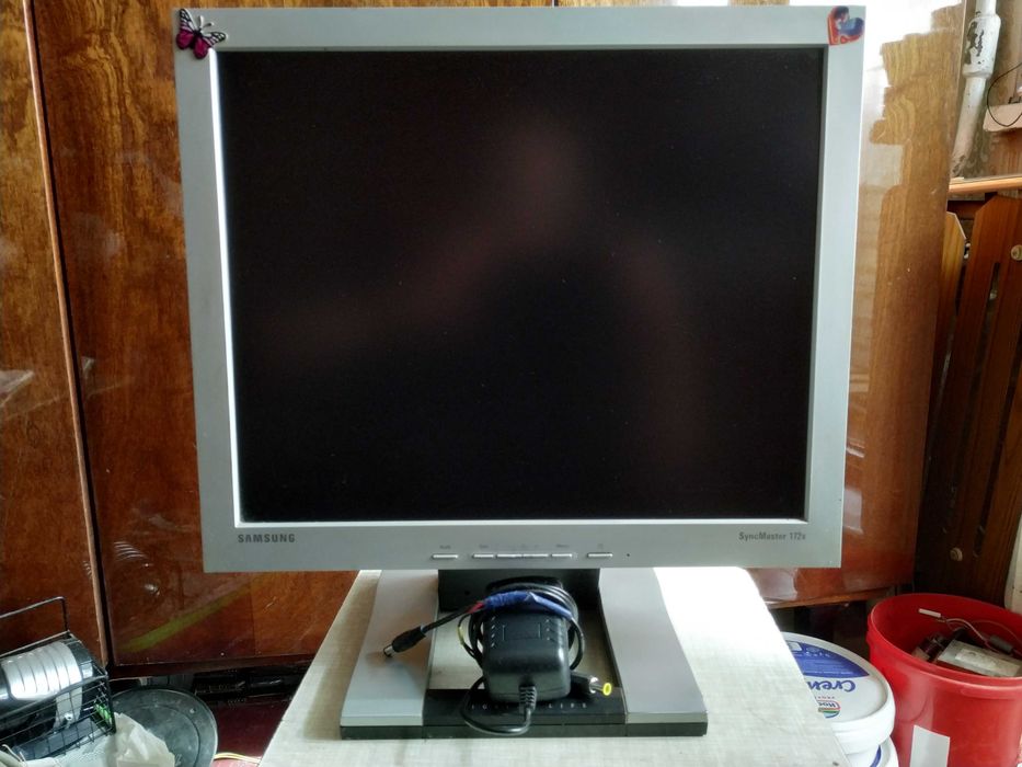 Монитор Samsung SyncMaster 172B