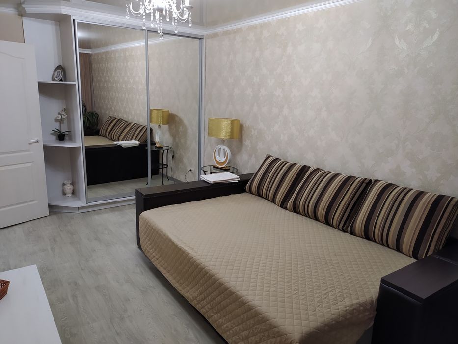 Сдам 1ком. квартиру с кондиционером  посуточно. Центр. Краматорск