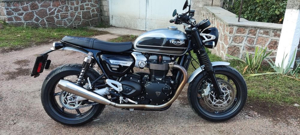 Triumph speed twin 1200