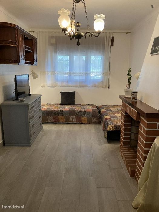 Estúdio - localizado em Alto de São João Coimbra
