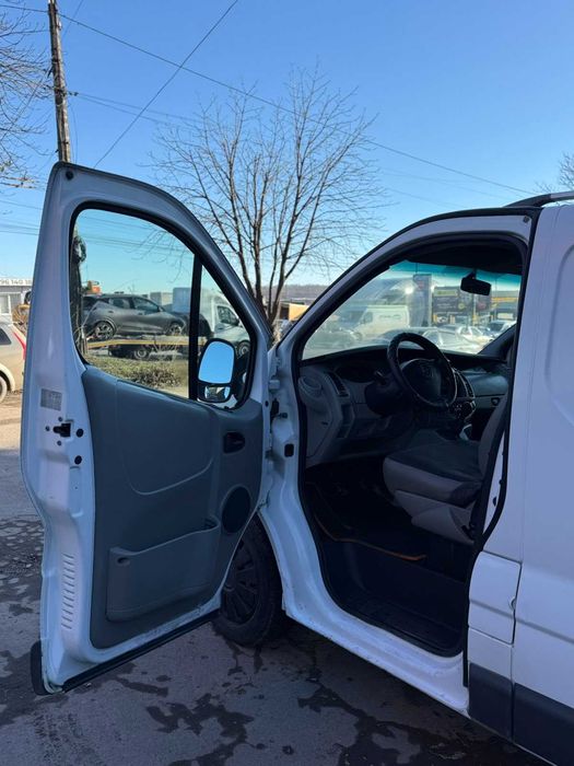 Вантажний бус Opel Vivaro 2009 Довга база