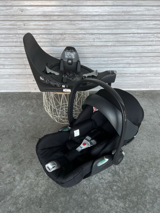 Автокрісло Cybex cloud z2 i-size в кольорі Deep Black + Base z2