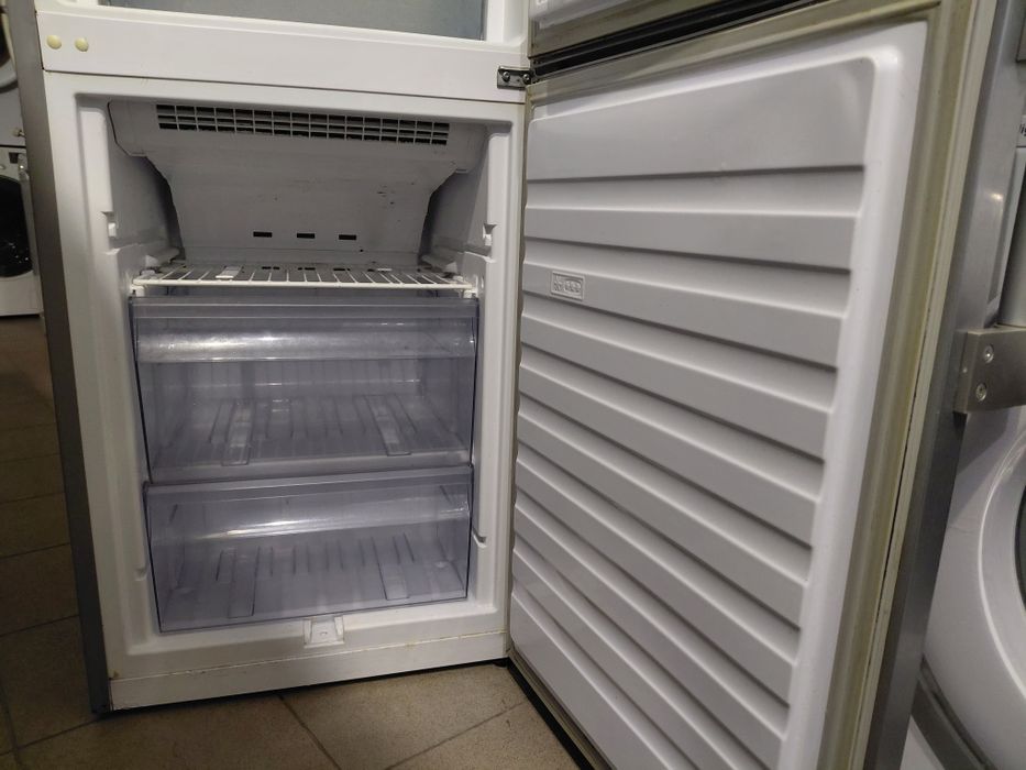 Холодильник Bauknecht