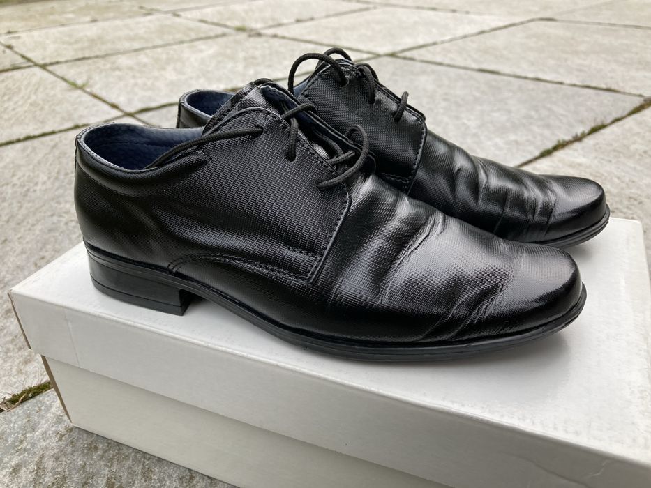Buty pantofle komunijne dla chłopca rozm. 33