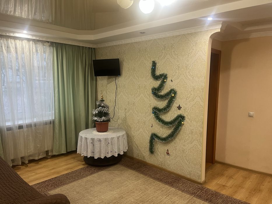 Гарна 2х кімнатна квартира навпроти лікарні Святого Лу