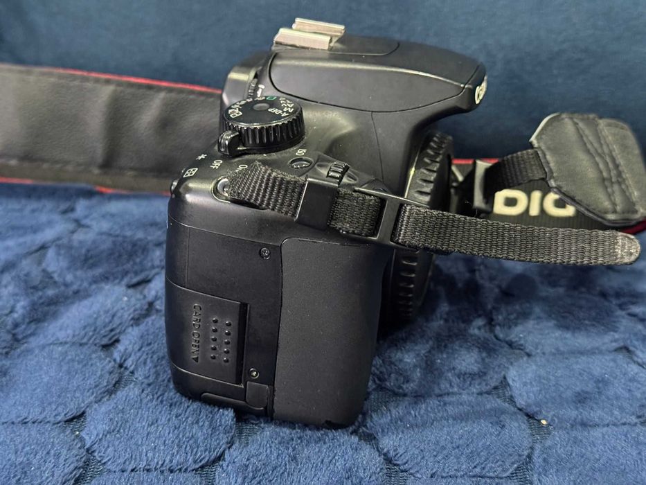 Aparat Lustrzanka Canon EOS 1000D + dodatki