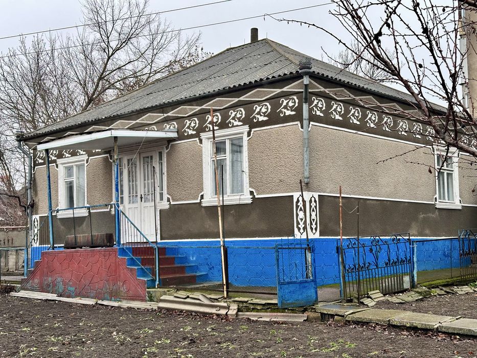 Будинок в центрі м.Сокиряни