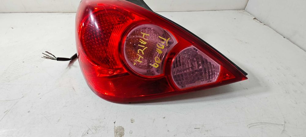 NISSAN TIIDA HATCHBACK 2007-2011 Rok  lewa lampa lewy tył
