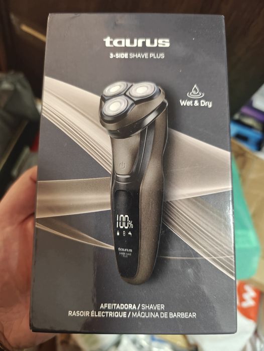 Máquina de barbear eléctrica Taurus 3 Side Shave Plus