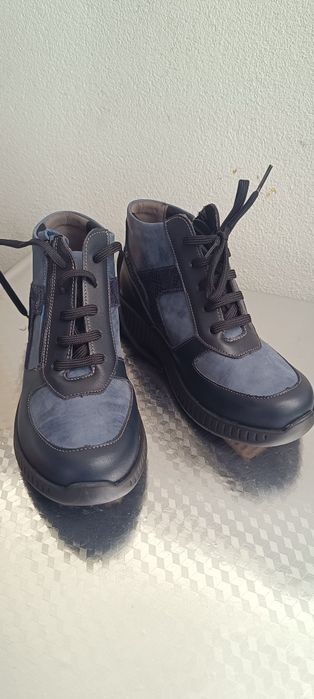 Bota meio cano ...