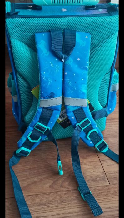 Nowy plecak tornister, sztywne plecy dziewczynka  jednorożec