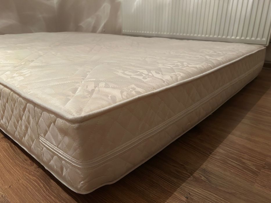 Materac sprężynowy Jysk 140x200