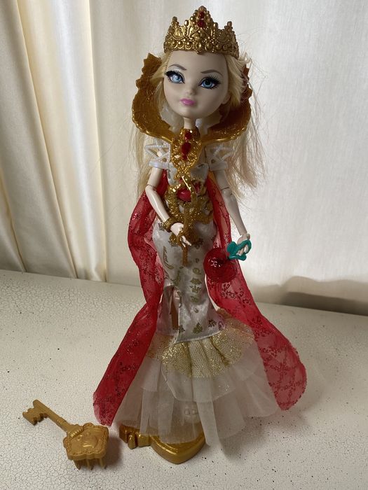 Лялька евер афтер хай Еппл Вайт Королевська Лялька