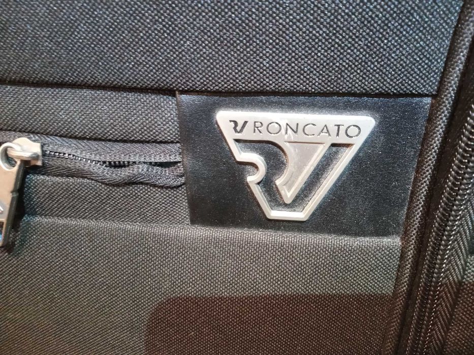 Walizka duża używana - dobra na wysyłkę kółka